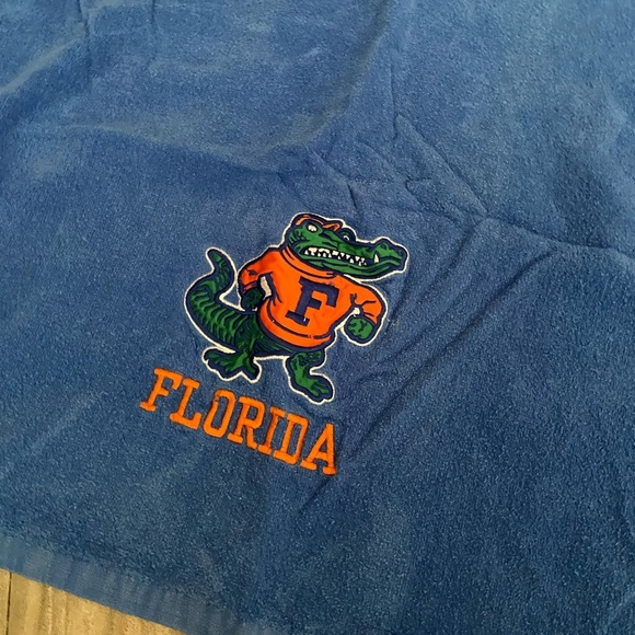 Vintage Set 2 UF Florida Gators Embroidered Towel Bath Beach Green Blue NCAA - Picture 2 of 7